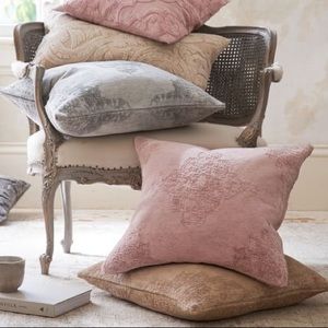 Pottery Barn Maddie Medallion Textured Pillow Cover 22" Square Blush Pink